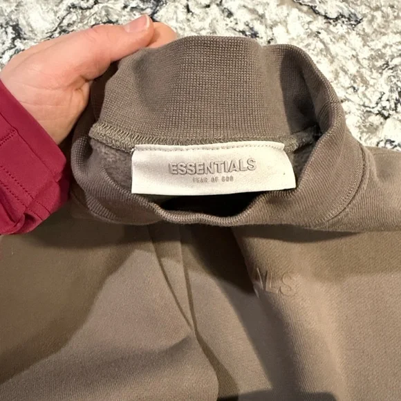 FEAR OF GOD ESSENTIALS Oversized Taupe-Brown Mockneck Sweatshirt COPY - Picture 4 of 8